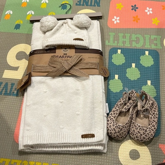 BearPaw Other - Bear paw hat and blanket set and baby shoes NWT